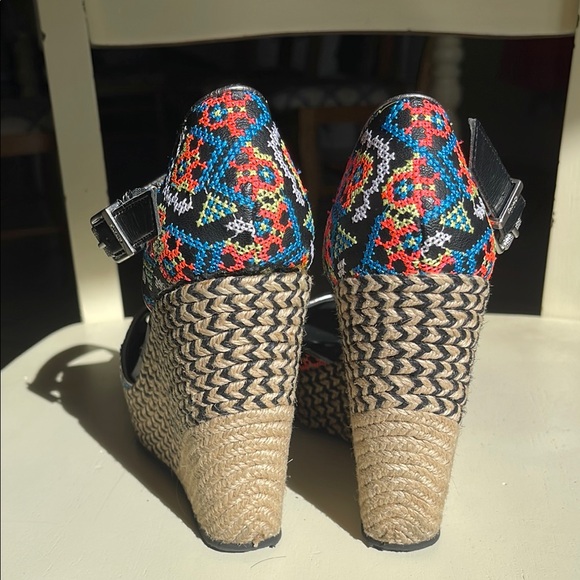 CIRCUS Sam Edelman Black and Multicolor Wedge Sandals Size 6.5 - Picture 5 of 7
